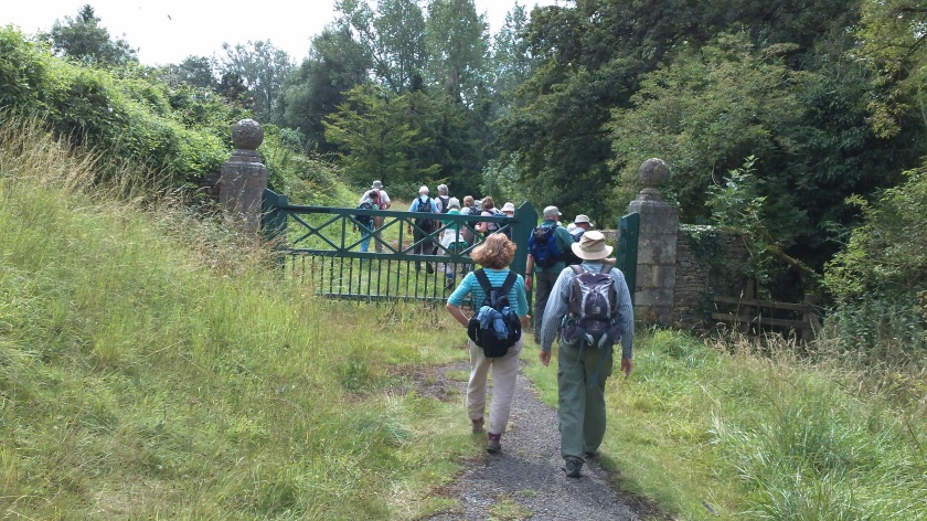  Group early in the walk going thro' Stowell's Gate